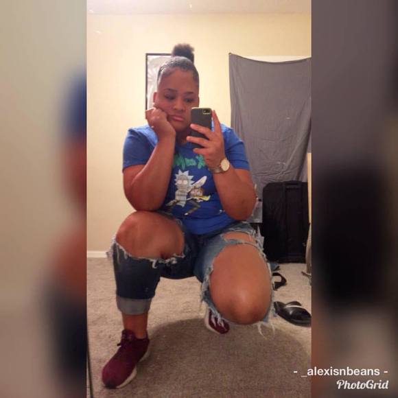 Meet your Posher, Alexis - Picture 1 of 1